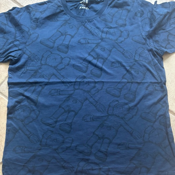KAWS x UNIQLO Men’s Large Navy Character Print Tee Shirt - Picture 1 of 3